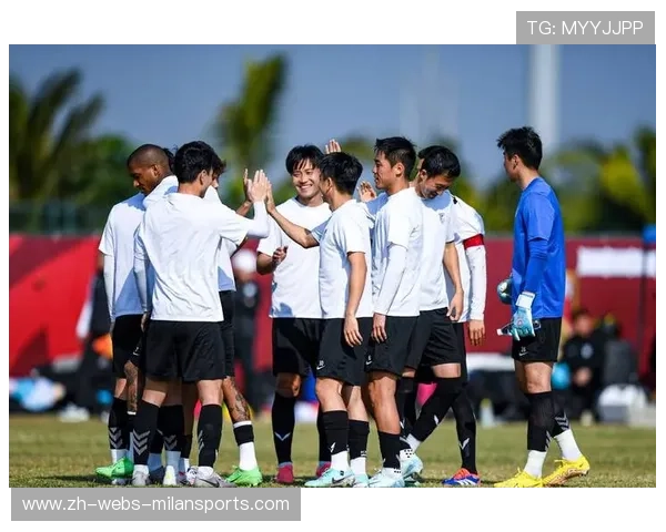 大连英博王禹边路传中，威胁对手禁区引爆全场